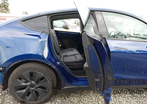 2024 Tesla Model Y Long Range Dual Motor All-Wheel Drive из США, поврежденный, VIN 7SAYGAEEXRF206288